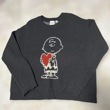 GU x PEANUTS 찰리 브라운 스웨터 L