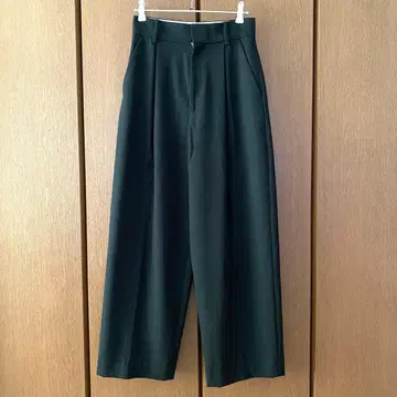 ATON 백 새틴 테이퍼드 팬츠