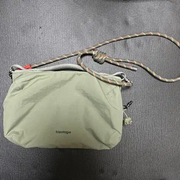 [ 새상품급 ] topologie 보틀 사코슈 라지 moss