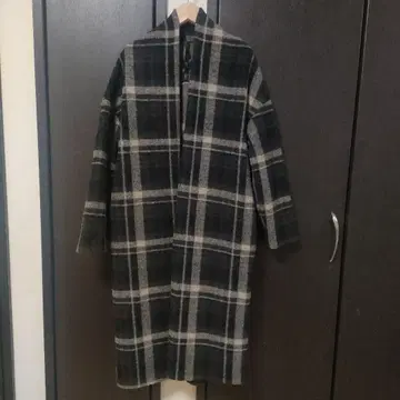 가볍고 멋스러운! 블랙 그레이 체크 롱 코트