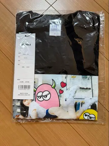 아토모스 캐릭터 그래픽 T셔츠 블랙