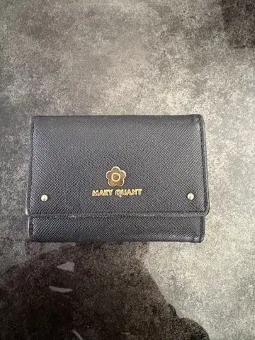 MARY QUANT 3단 접이식 지갑