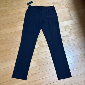 미사용 아디다스 슬림핏 블랙 팬츠