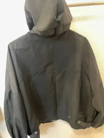 블랙 M 후드 부착 마운틴 후드티