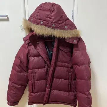 M.C.D. 버건디 빨간색 다운 자켓