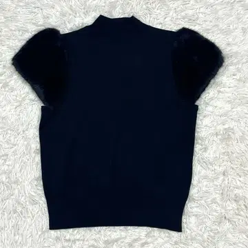 새상품급 CELFORD 실크 블렌드 숏 퍼 슬리브 니트 블랙