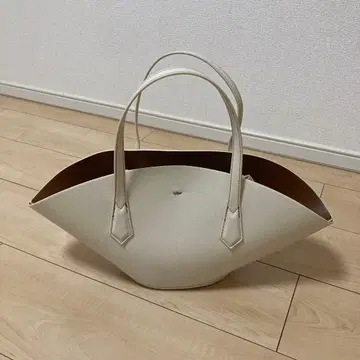 ZARA 화이트 핸드백 파우치 탈부착 가능