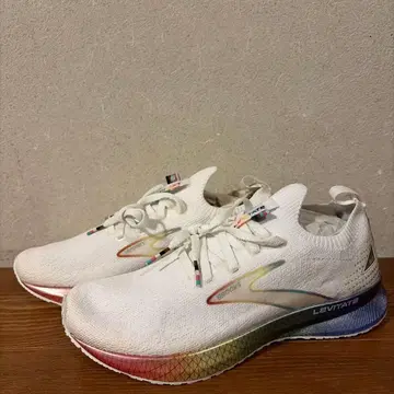 [미사용 새상품] 러닝화 24.0cm