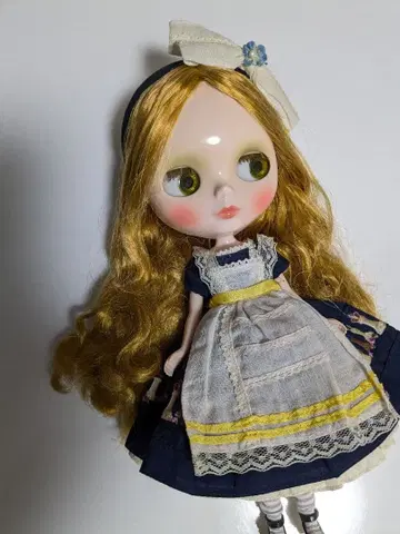 타임 애프터 앨리스 네오 브라이스 아웃핏