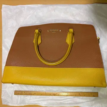 사만다 베가 핸드백