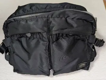 나일론 소재 블랙 바디백