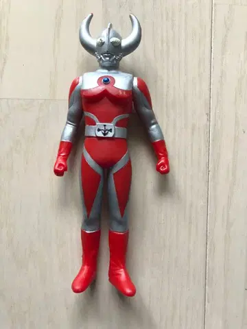 울트라맨 피규어 적은 15cm