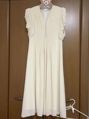 Lily Brown 플레어 슬리브 원피스 드레스