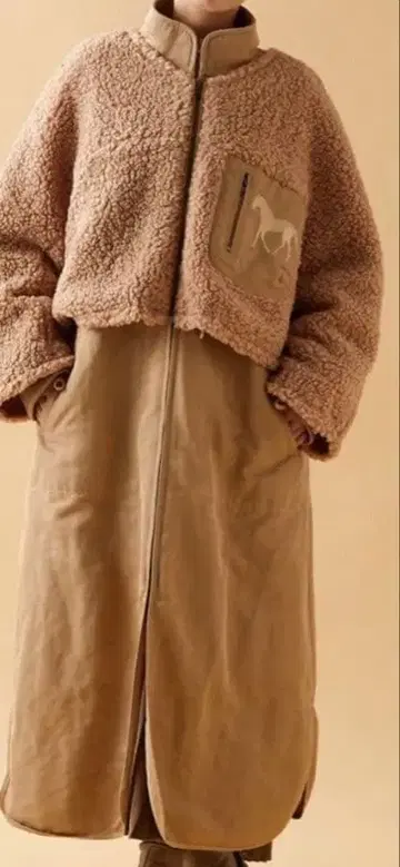 이아파피요네 스미스타일 보아 블루종 포함 3WAY 말 자수 코트