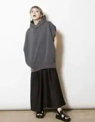 새상품 오즈모시스 플레어 헴 절개 후드 원피스