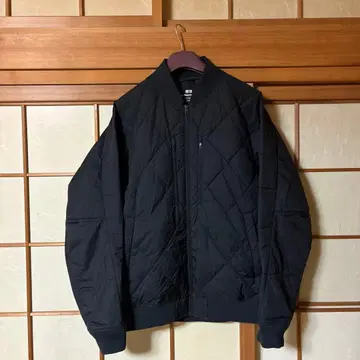 UNIQLO 화이트 마운티니어링 다운 자켓 XL