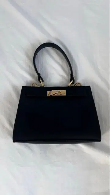 AULENTTI 오우렌티 숄더백