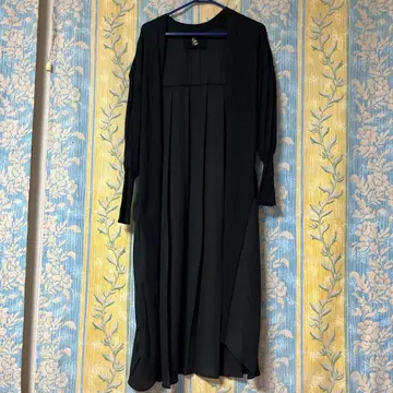 오즈모시스 블랙 니트 롱 가디건 백 플리츠