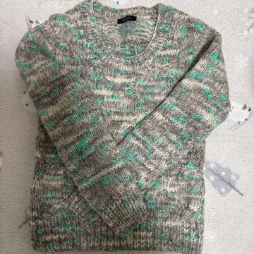 새상품급 Chandelier 긴팔 니트 스웨터 그레이 민트