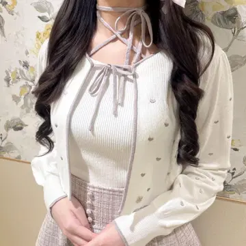 evelyn 하트 초커 가디건 화이트 핑크