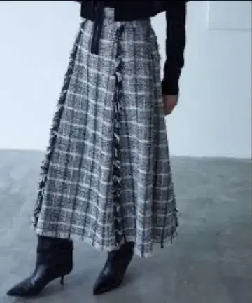 에멜 리파인즈 트위드 프린지 스커트 M