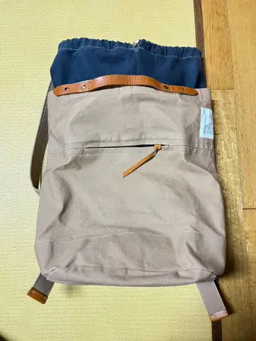 베이지 캔버스 백팩