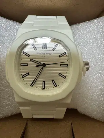 PAKOTTE FINISH 손목시계 미사용 새상품 화이트