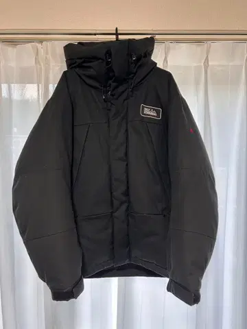 FIRST DOWN 블랙 다운 자켓 패널 숏