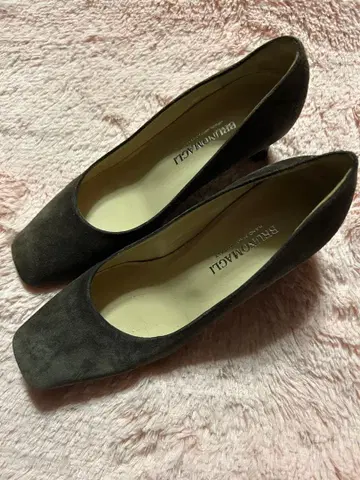 BRUNO MAGLI 짙은 갈색 스웨이드 펌프스