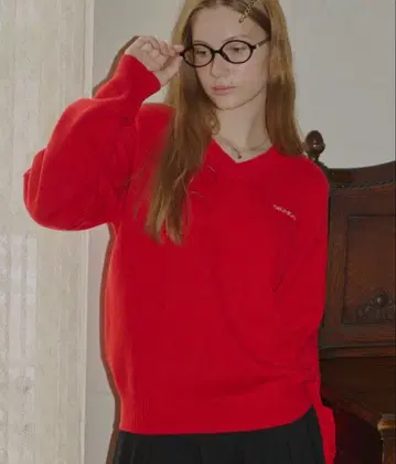 [완판템] GIUNON V넥 니트 레드