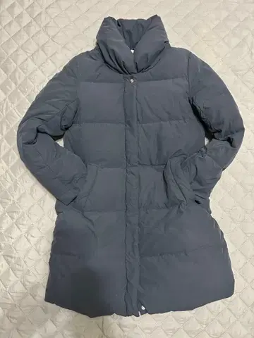 다크 그레이 후드 부착 다운 자켓 사이즈 40