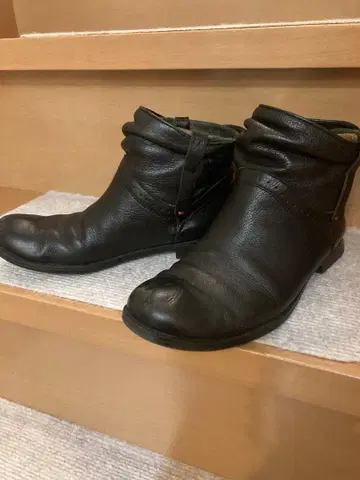 가죽 숏부츠 블랙 37