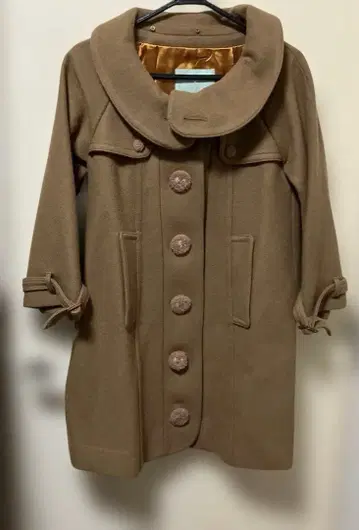 프랑슈리페 브라운 보아 옷깃 A라인 코트 토끼 버튼