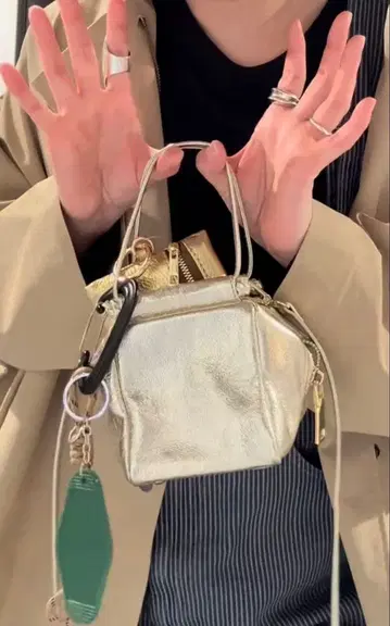 마르코마지 골드 미니 숄더백 프레임워크