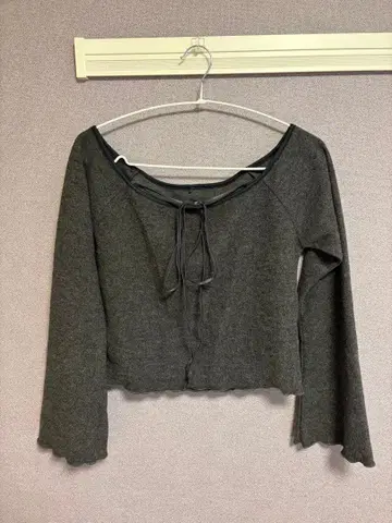 그레이 크롭 긴팔 니트 Free 택 없음 미사용