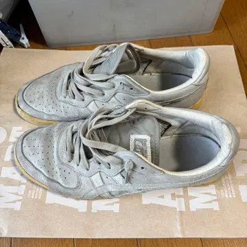 오니츠카타이거 그레이 스니커즈