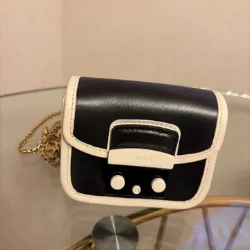 FURLA 블랙/화이트 마이크로 메트로폴리스