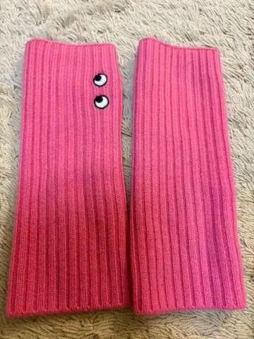 UNIQLO 안야 힌드마치 캐시미어 니트 암워머 핑크