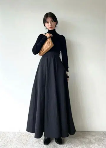 볼륨 플레어 맥시 스커트 CLANE