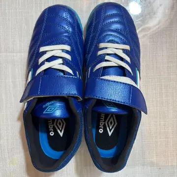 새상품급 Umbro 파랑 트레이닝 슈즈 벨크로