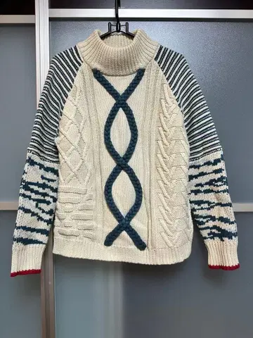 [ 새상품급 ] AMERI 아메리 케이블 니트 터틀넥 스웨터