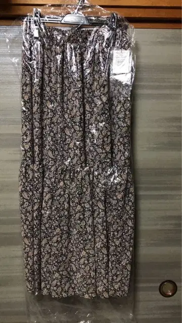 Ample 플라워 프린트 롱 스커트 38