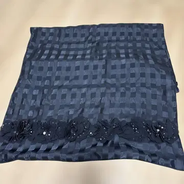 블랙 체크 무늬 스톨