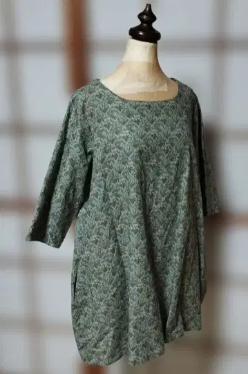 꽃무늬 7부 소매 튜닉