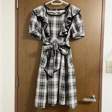 evelyn 체크 무늬 프릴 소매 원피스