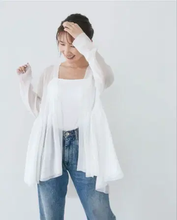 새상품 CONNSE 콘세 페플럼 시어 가디건 화이트