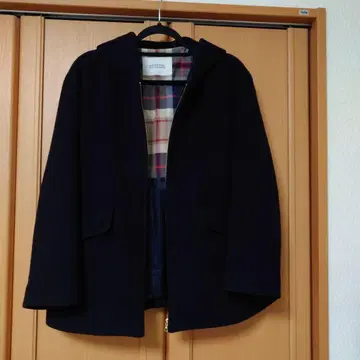 후드 부착 네이비 울 코트