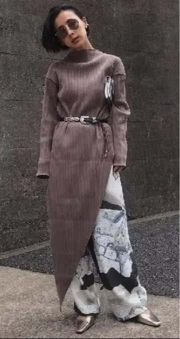 최종 가격 택 포함 새상품 IRREGULAR HEM DESIGN TOP