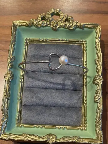 실버 하트 모양 팔찌 펄 장식