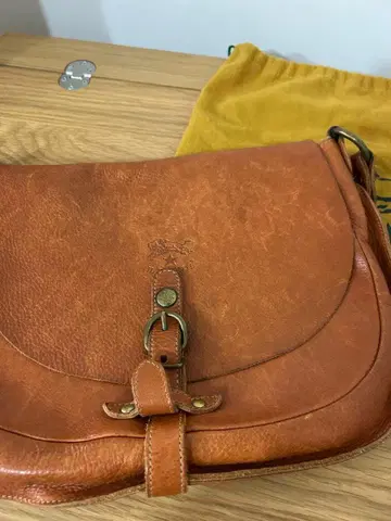 IL BISONTE 브라운 가죽 숄더백